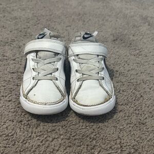Nike Kids White and Navy Sneakers